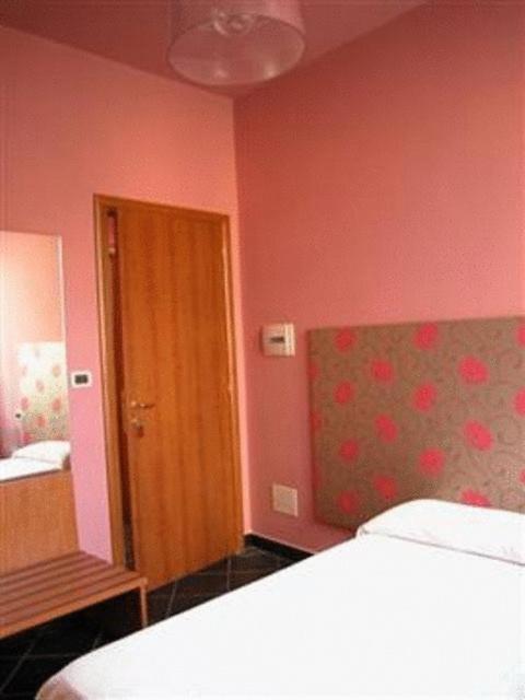 Albergo Lavagnese Лаваня Стая снимка